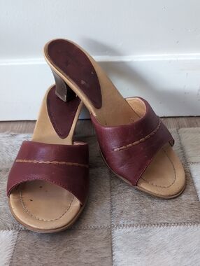 Pikolinos Women’s Red/Burgundy Leather Open-Toe Heeled Mules